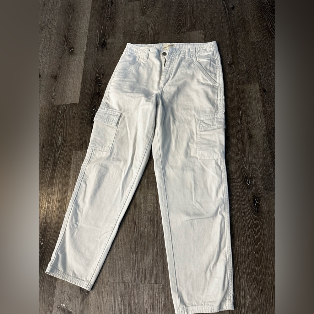 Universal thread women's white cargo boyfriend fit pants